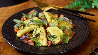 Safranravioli mit Trüffelschinken 