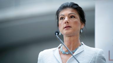 Sahra Wagenknecht bei einem Pressestatement des BSW im Reichstagsgebäude am 13.03.2025 in Berlin.