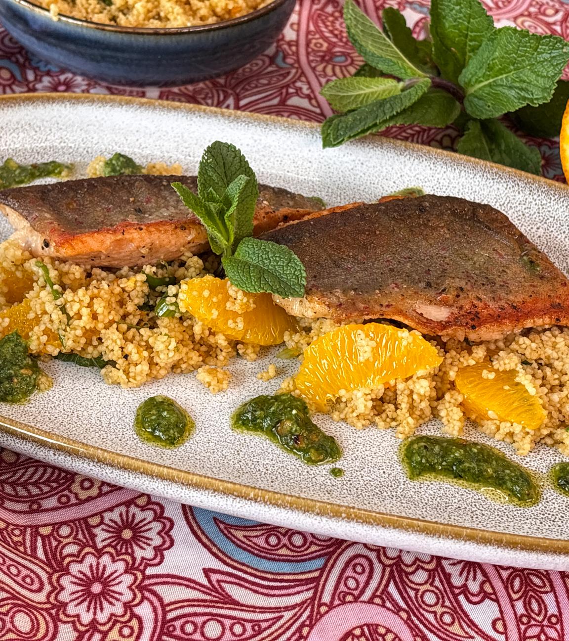 Saiblingsfilet auf Orangen-Couscous mit Pesto