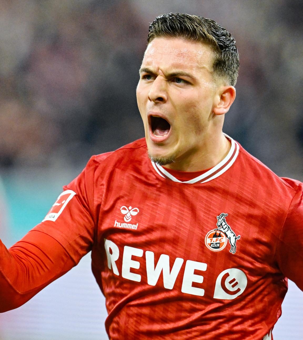 Torschütze Said El Mala (l, 1. FC Köln) jubelt über das Tor zum 0:1.