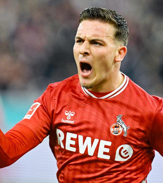 Torschütze Said El Mala (l, 1. FC Köln) jubelt über das Tor zum 0:1.