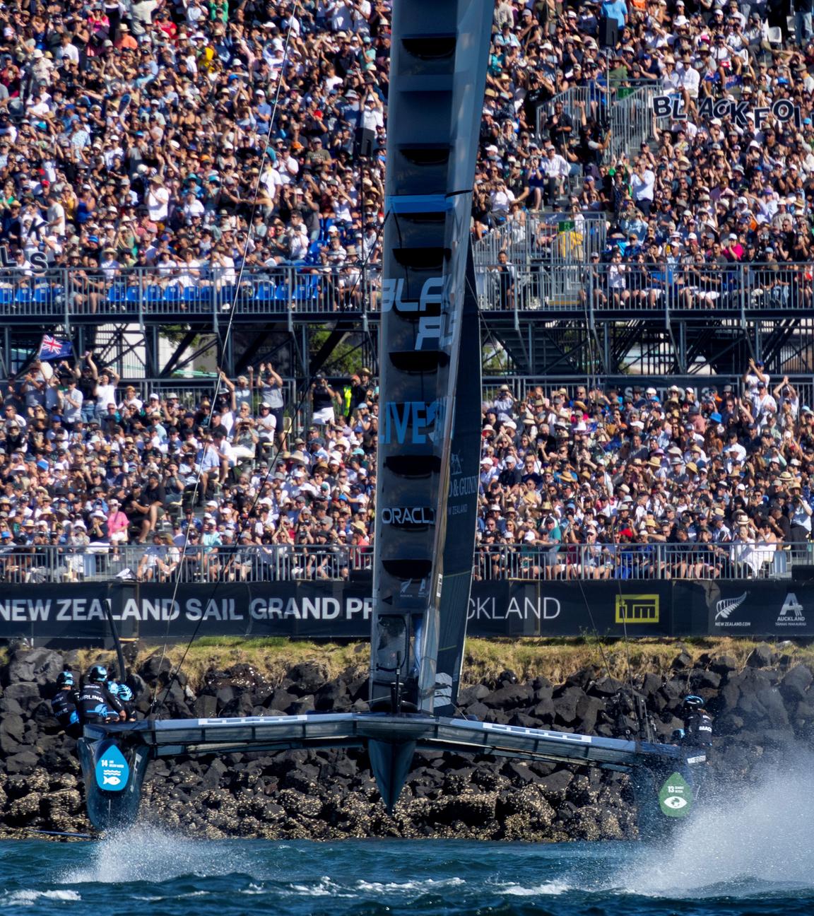 Ein Boot bei der SailGP in Auckland 2025