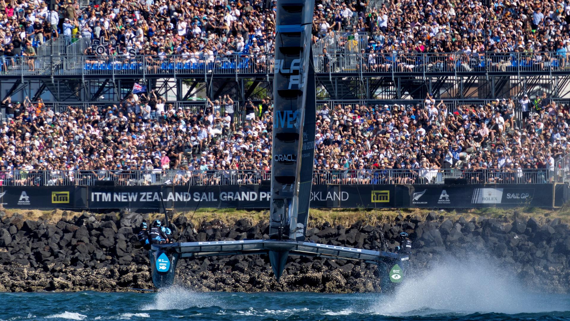 Ein Boot bei der SailGP in Auckland 2025
