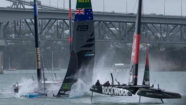 Sail-GP-Boote kollidieren bei 90 km/h vor Auckland