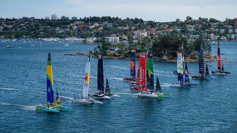 Die SailGP-Boote im Naturhafen von Sydney