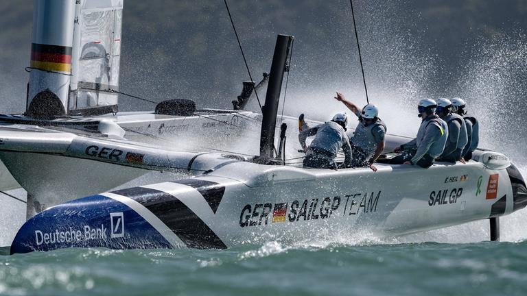 Archiv: Das deutsche SailGP-Team unter der Leitung von Erik Heil in Aktion während einer Trainingseinheit vor dem ITM New Zealand Sail Grand Prix in Christchurch, Neuseeland. Am 21.3.2024