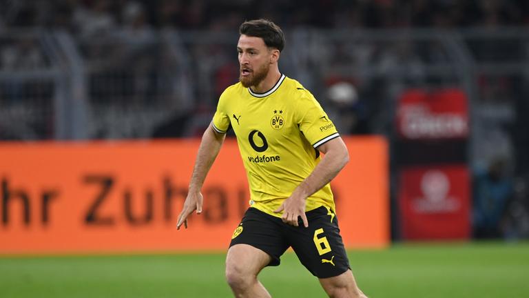 Salih Oezcan von Borussia Dortmund bei einem Spiel gegen Eintracht Frankfurt. (Archiv)