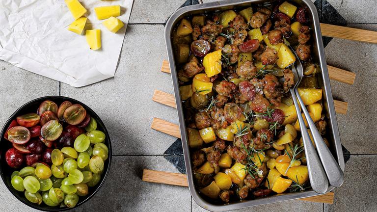 Salsiccia, Patate e Uva - Wurst, Kartoffeln und Trauben