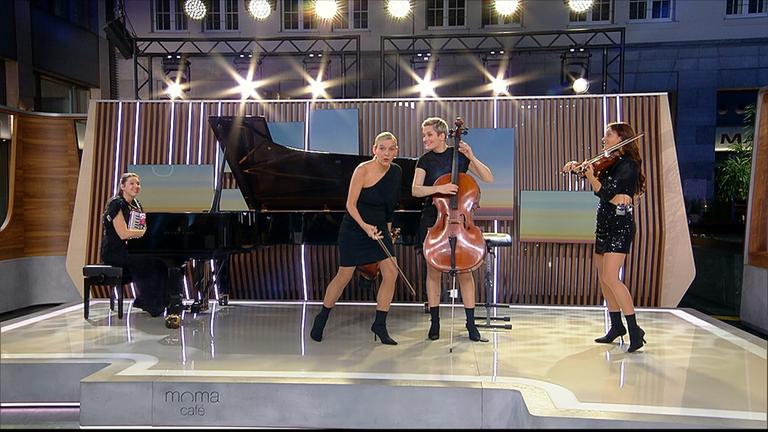 Salut Salon – "Danza Ritual del Fuego"