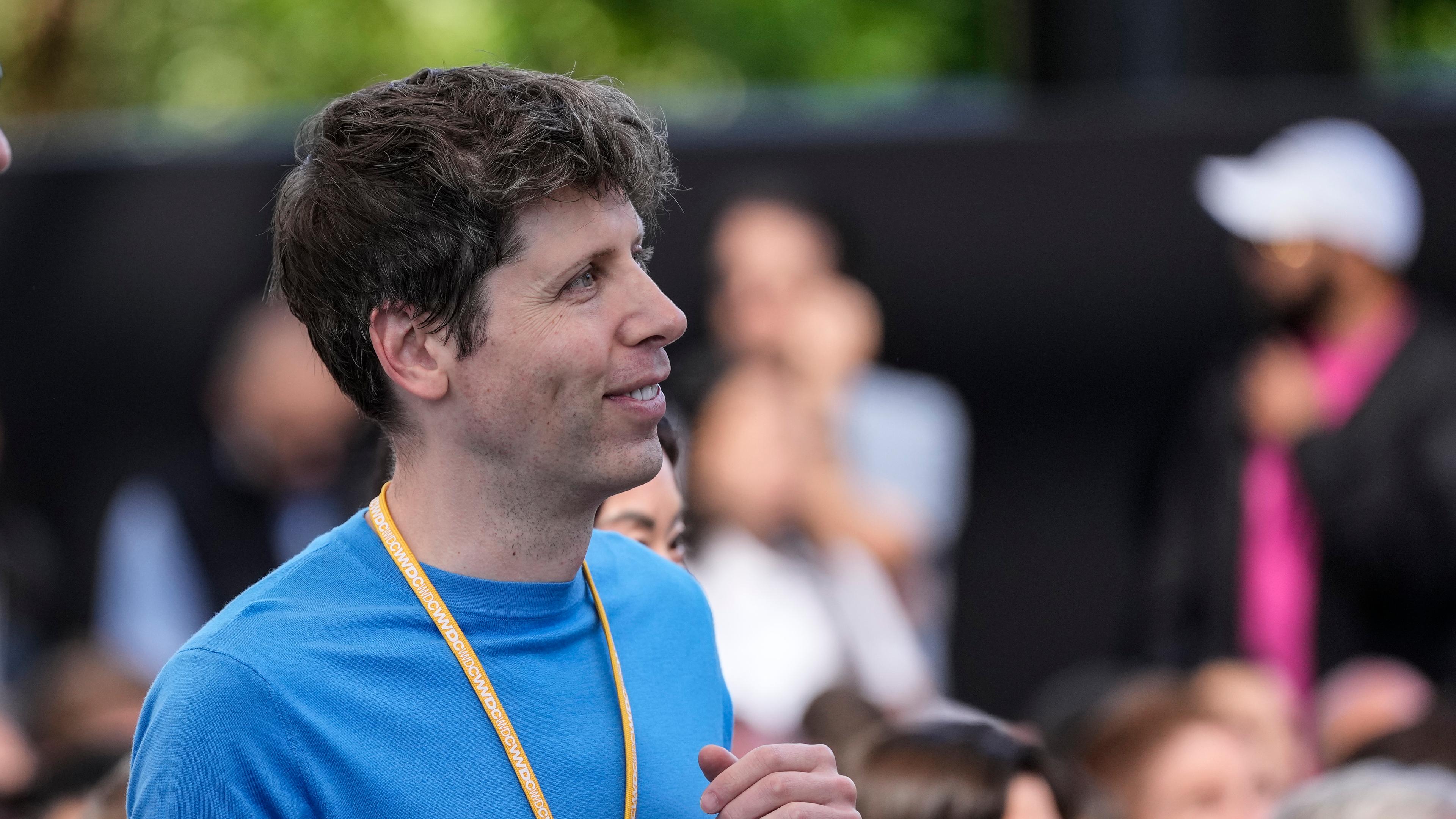 Sam Altman, CEO von OpenAI, nimmt an einer Apple-Veranstaltung zur Ankündigung neuer Produkte in Cupertino, Kalifornien, teil.