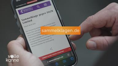 Auf einem Handy-Bildschirm steht: Sammelklagen gegen DAZN + es ist ein Insert eingeblendet "sammelklagen.de".