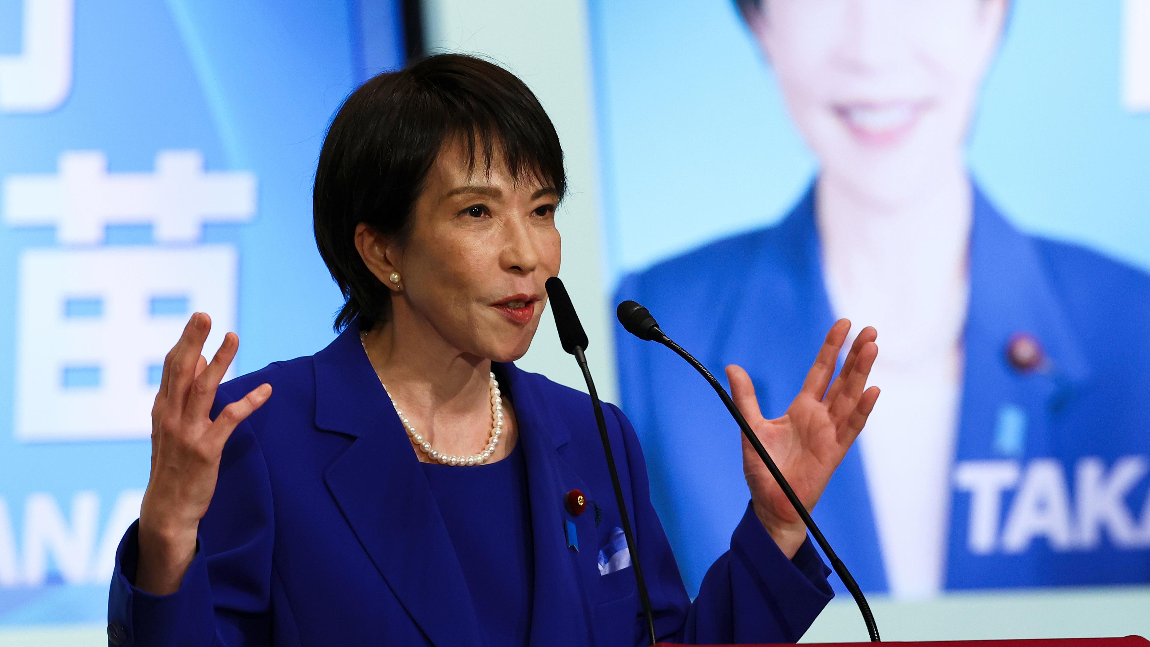Die ehemalige Ministerin für wirtschaftliche Sicherheit, Sanae Takaichi, spricht während der Wahlen des Parteivorsitzes der Liberaldemokratischen Partei (LDP)