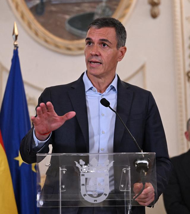 Spaniens Premierminister Pedro Sanchéz besucht Ceuta.