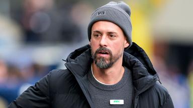 Fußballtrainer Sandro Wagner während der Partie des FC Augsburg gegen die TSG 1899 Hoffenheim.