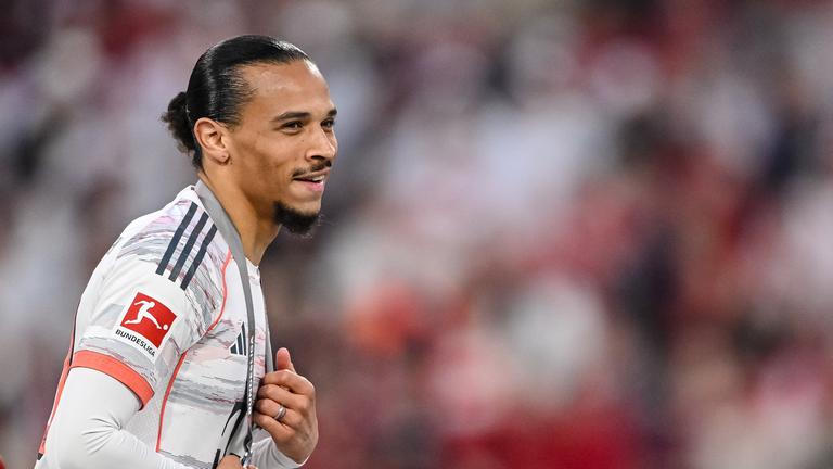 Leroy Sane bei der Meisterfeier des FC Bayern München nach dem Heimspiel gegen Borussia Mönchengladbach