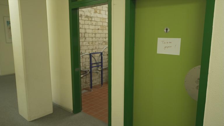 Sanierungsbedürftige Schule in Bergisch-Gladbach