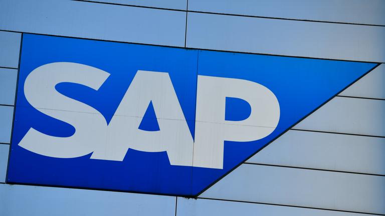 Das SAP-Logo an der Konzernzentrale in Walldorf.
