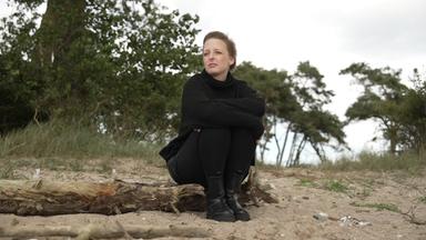 Sarah bekommt mit 29 Jahren die Diagnose Brustkrebs