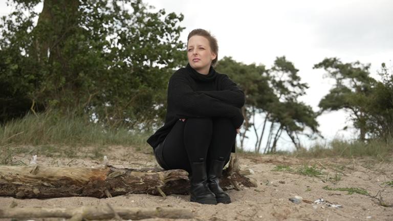 Sarah bekommt mit 29 Jahren die Diagnose Brustkrebs