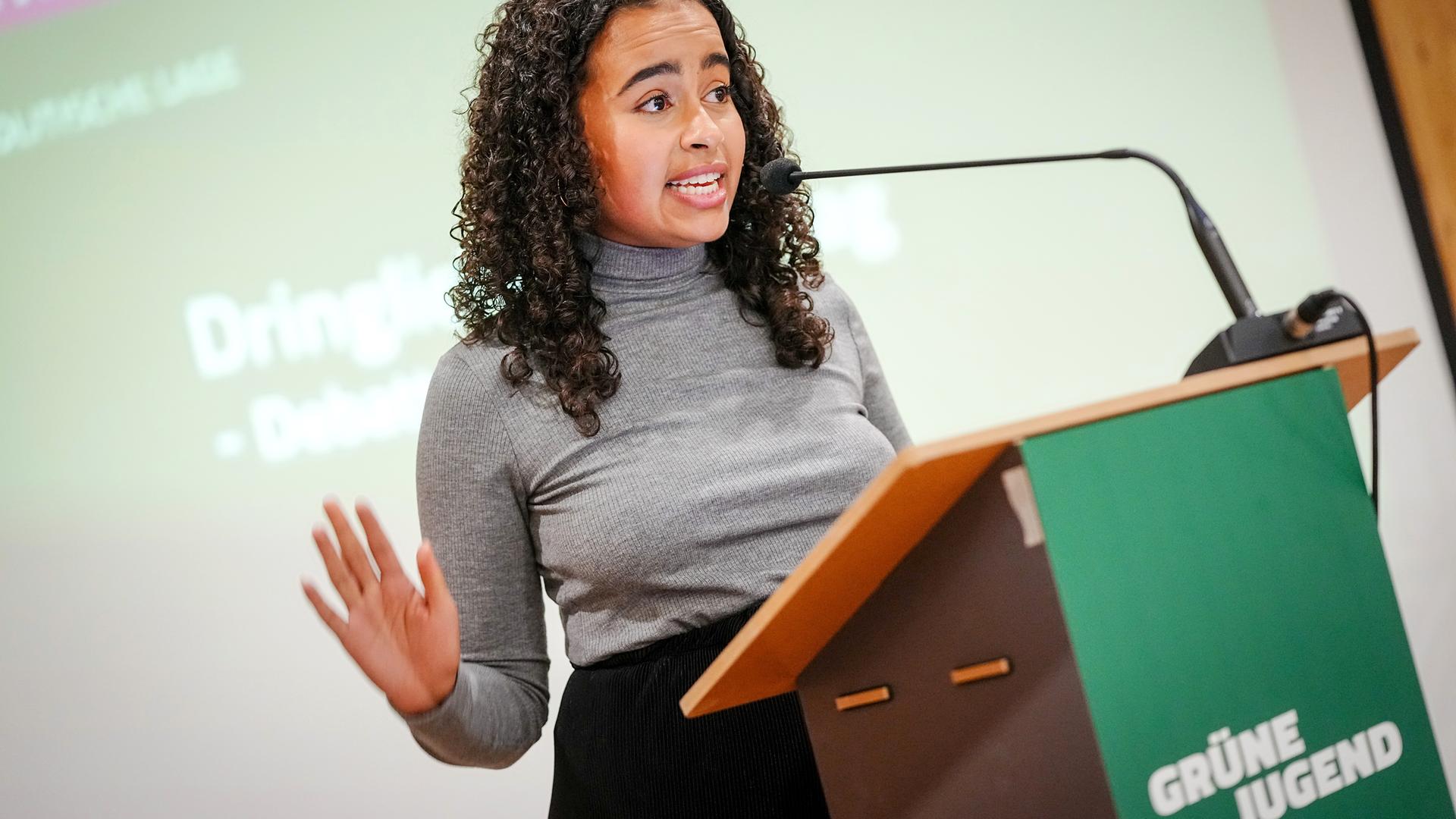 Sarah-Lee Heinrich, Bundessprecherin der Grünen Jugend, aufgenommen am 27.11.2021