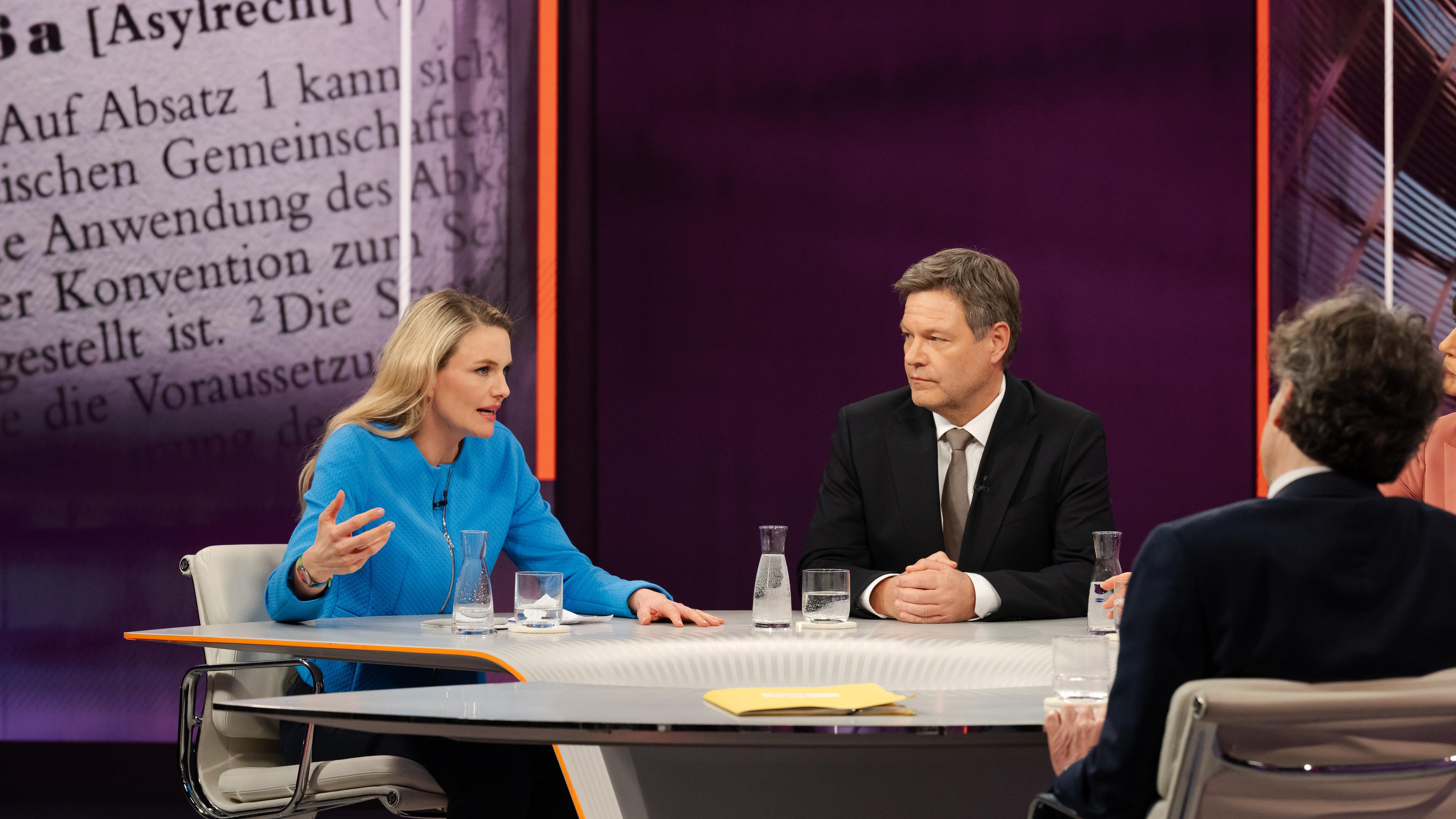 Sarah Tacke bei Maybrit Illner