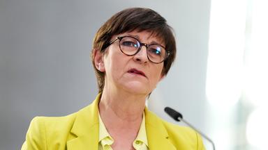 Saskia Esken, aufgenommen am 08.03.2025 in Berlin