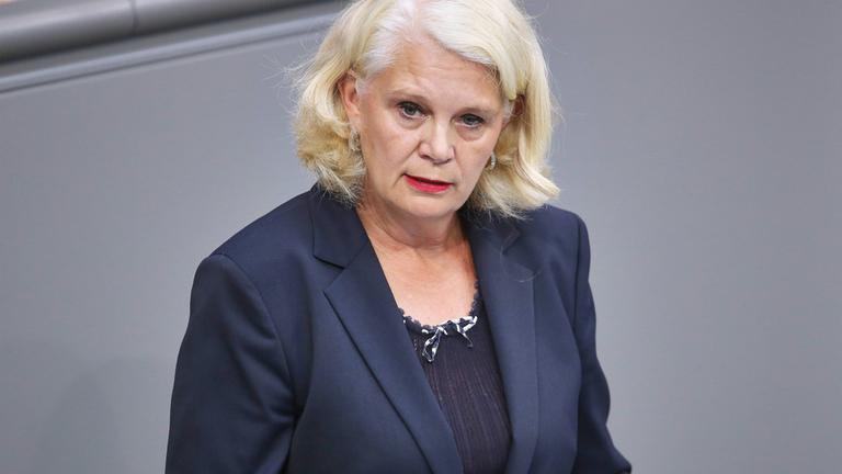 Saskia Ludwig, CDU bei der 14. Bundestagssitzung in Berlin, Deutschland, am 26.06.2025: 