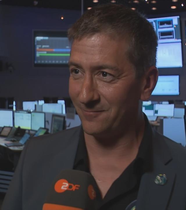 Wisschenaftler der ESA im Raumfahrtzentrum