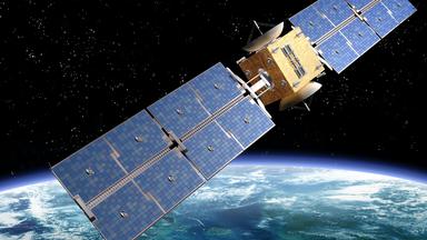 Satellit im All
