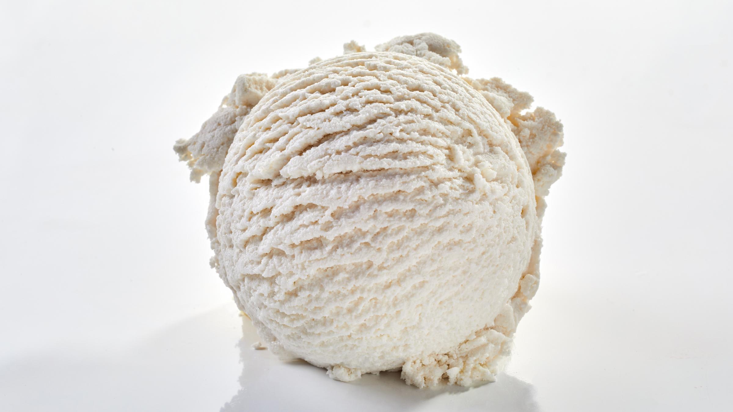 Selbstgemachtes Sauerrahm-Eis