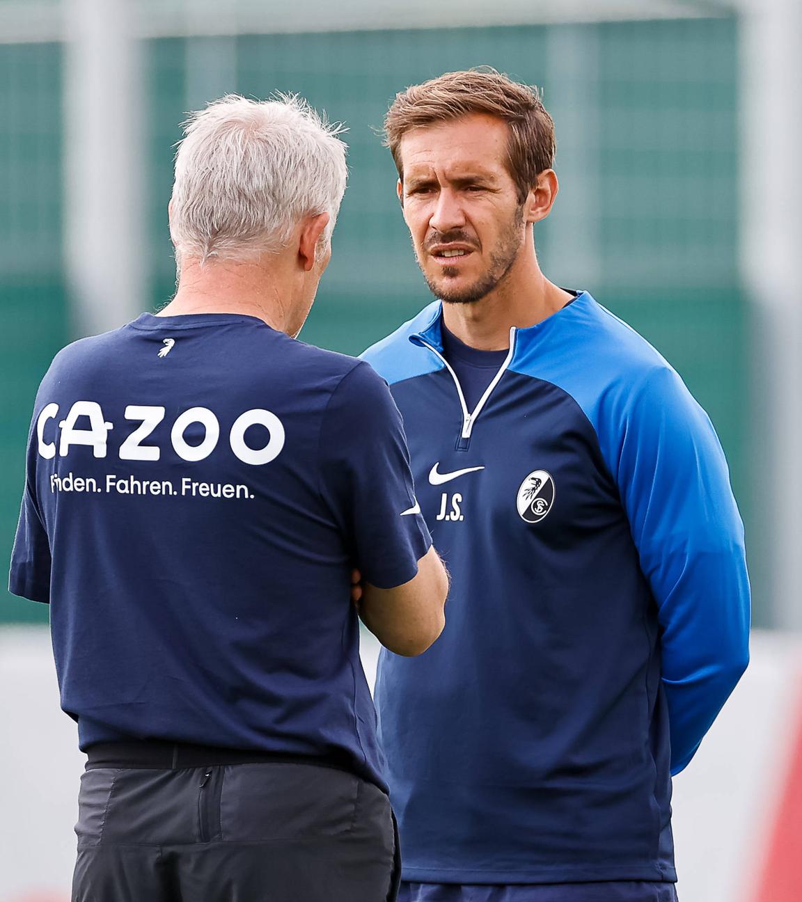 SC Freiburg, Trainer und Julian Schuster SC Freiburg, Verbindungs-Trainer - Achiv - RECORD DATE NOT STATED - Bundesliga - Herren, Fussball, Profisport Freiburg im Breisgau Europa-Park Stadion Baden-Wuerttemberg Deutschland *** Christian Streich SC Freiburg,