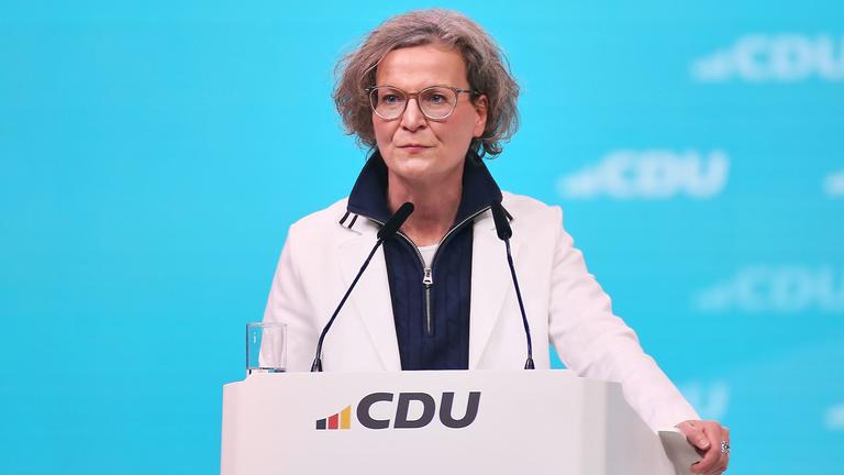 Die NRW-Heimatministerin Ina Scharrenbach spricht auf dem 38. Bundesparteitag der CDU Deutschlands.