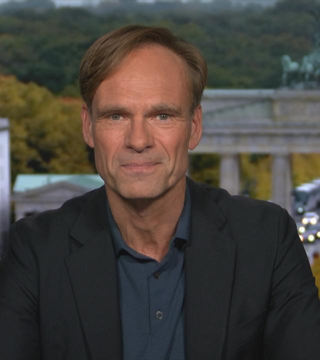 Schaltgespräch mit Wulf Schmiese mit der ZDFheute