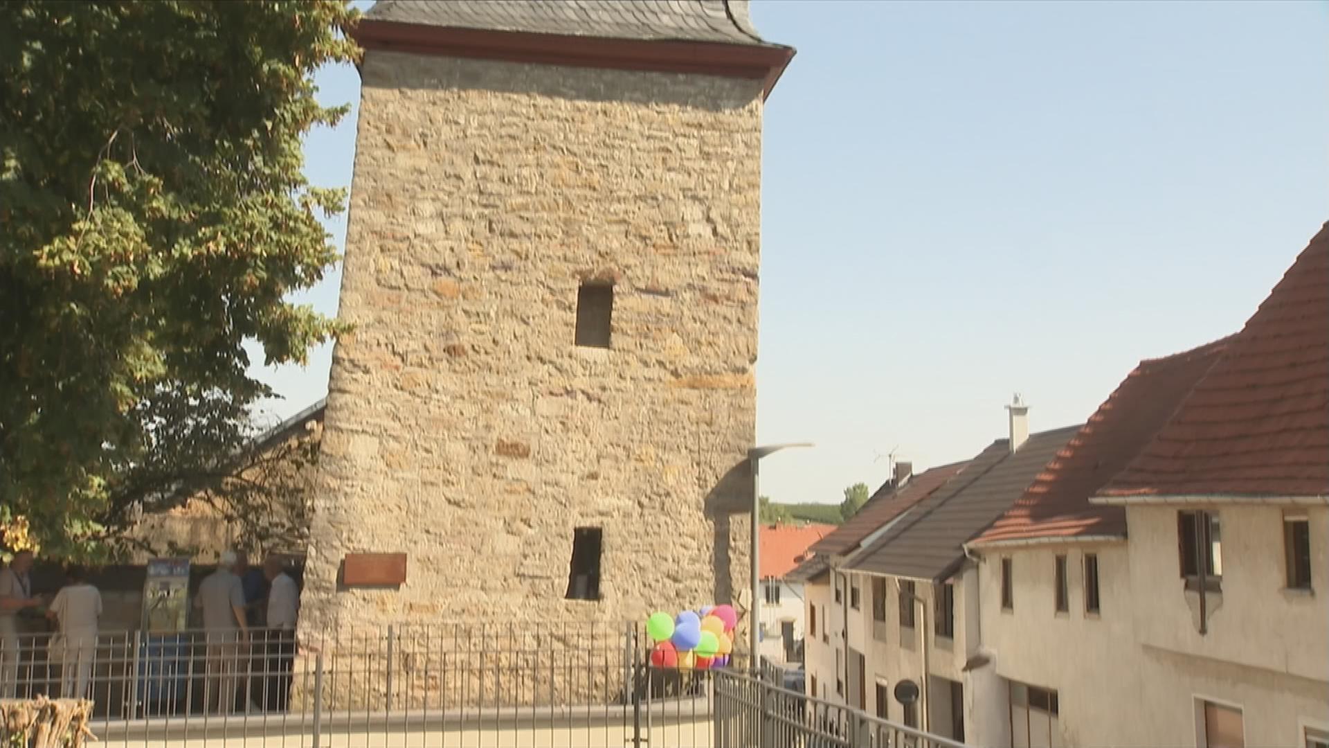 Der schiefste Turm der Welt in Gau-Meinheim