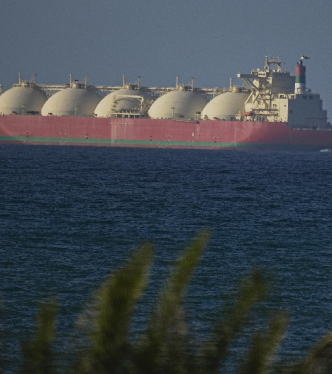 Schiffe passierten gestern die Straße von Hormus nach dem Waffenstillstand zwischen den USA und dem Iran