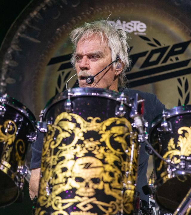 Schlagzeuger Frank Beard von ZZ Top spielt beim Stagecoach Music Festival im Empire Polo Club in Indio, Kalifornien.
