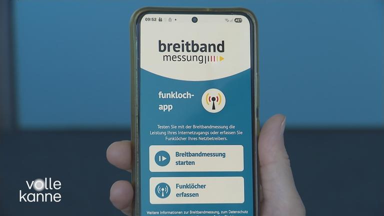 Smartphone mit geöffneter Breitbandmessung-App.