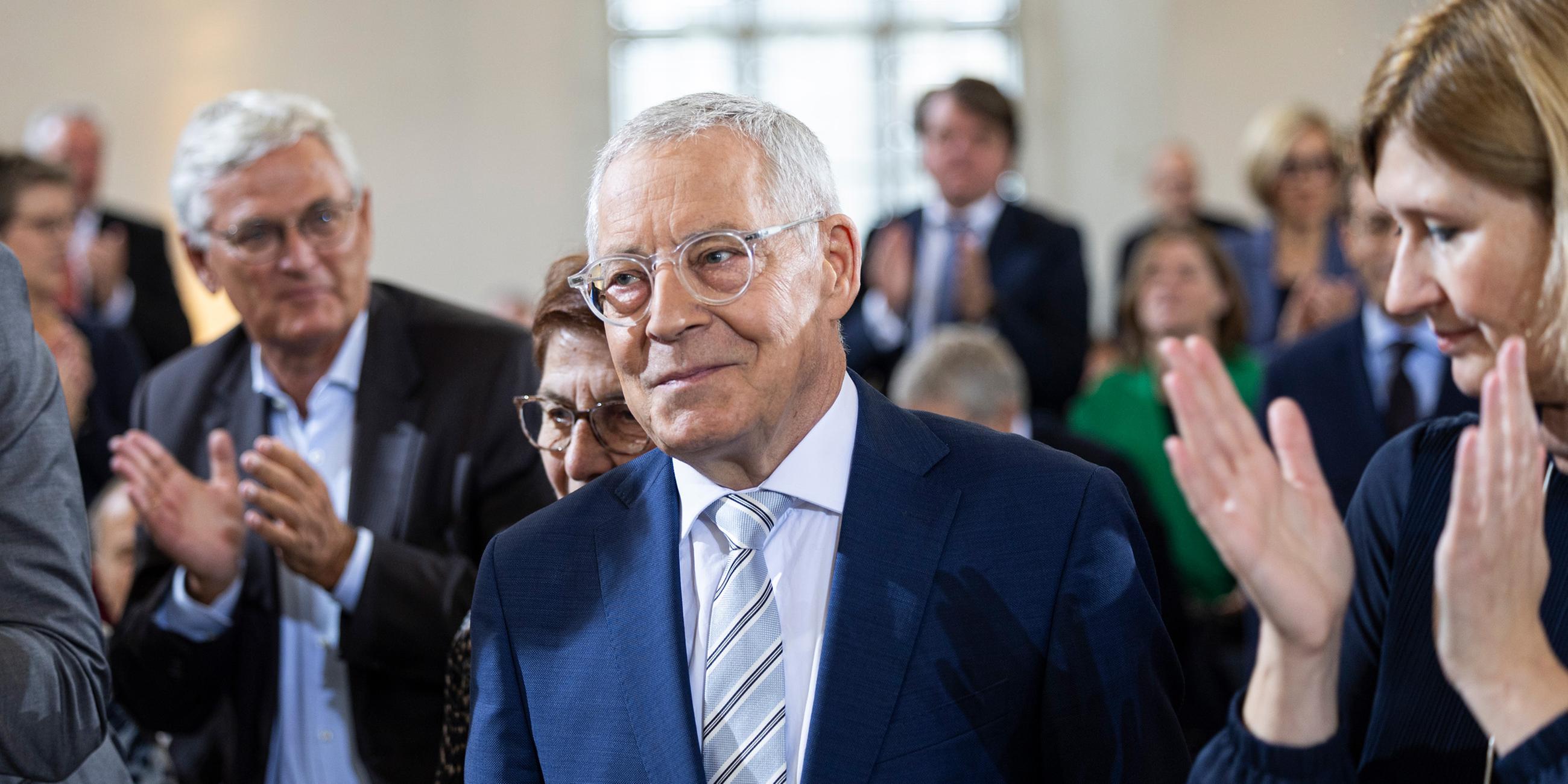 Historiker und Publizist Karl Schlögel kommt zur übergabe des Friedenspreises in der Paulskirche in Frankfurt am Main. 