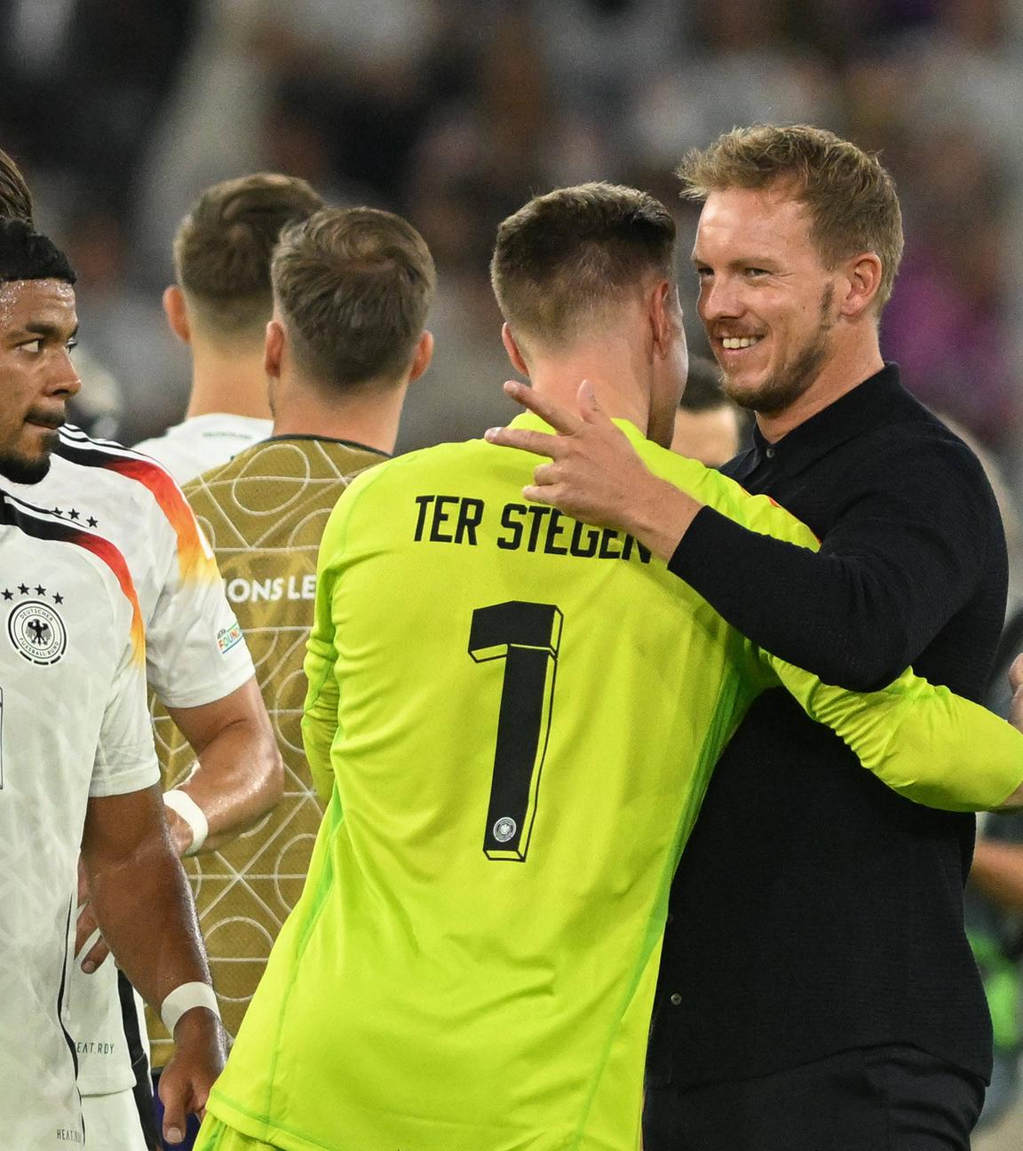 Schlußjubel Marc-Andre ter Stegen und Julian Nagelsmann