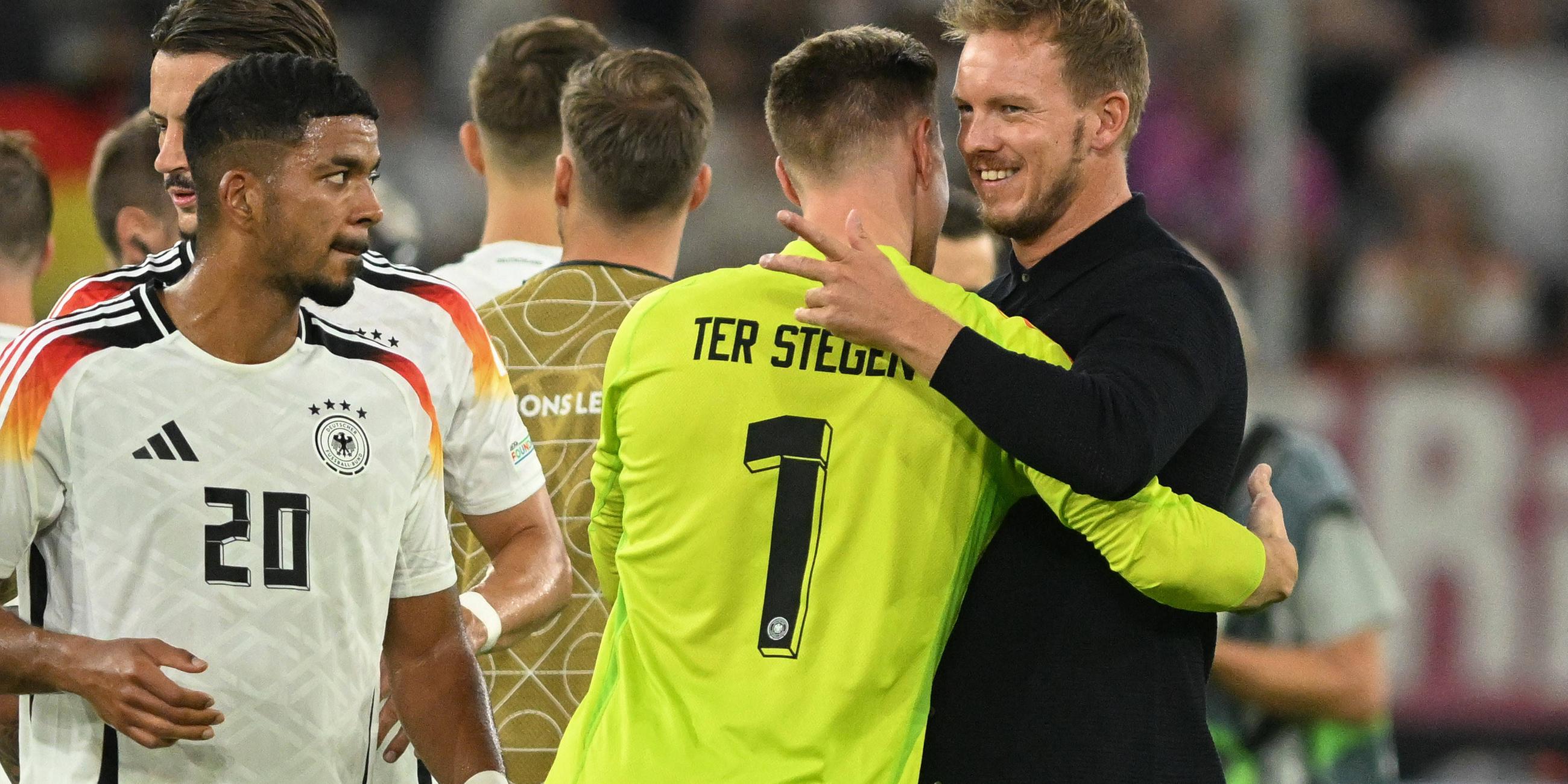 Schlußjubel Marc-Andre ter Stegen und Julian Nagelsmann