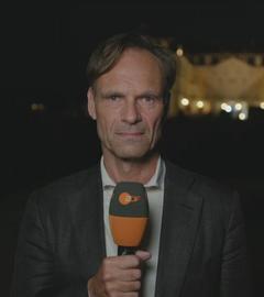 Auf dem Bild ist Wulf Schmiese zu sehen.