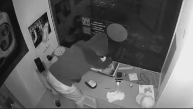 Diebe lassen wertvollen Schmuck liegen