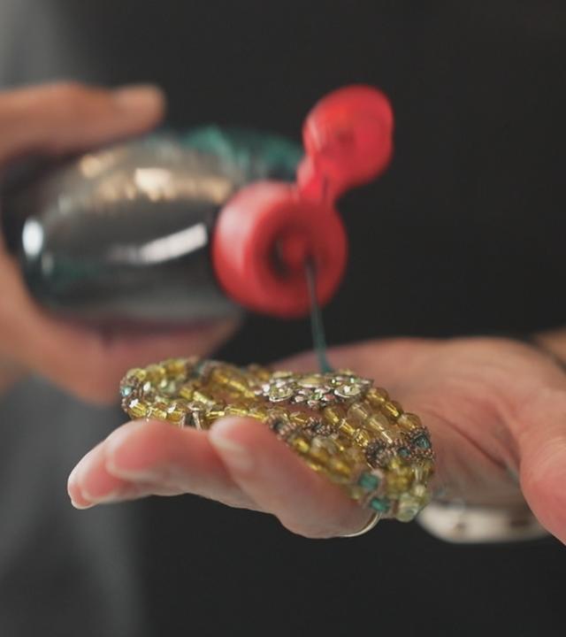 Schmuck mit Hausmitteln reinigen 