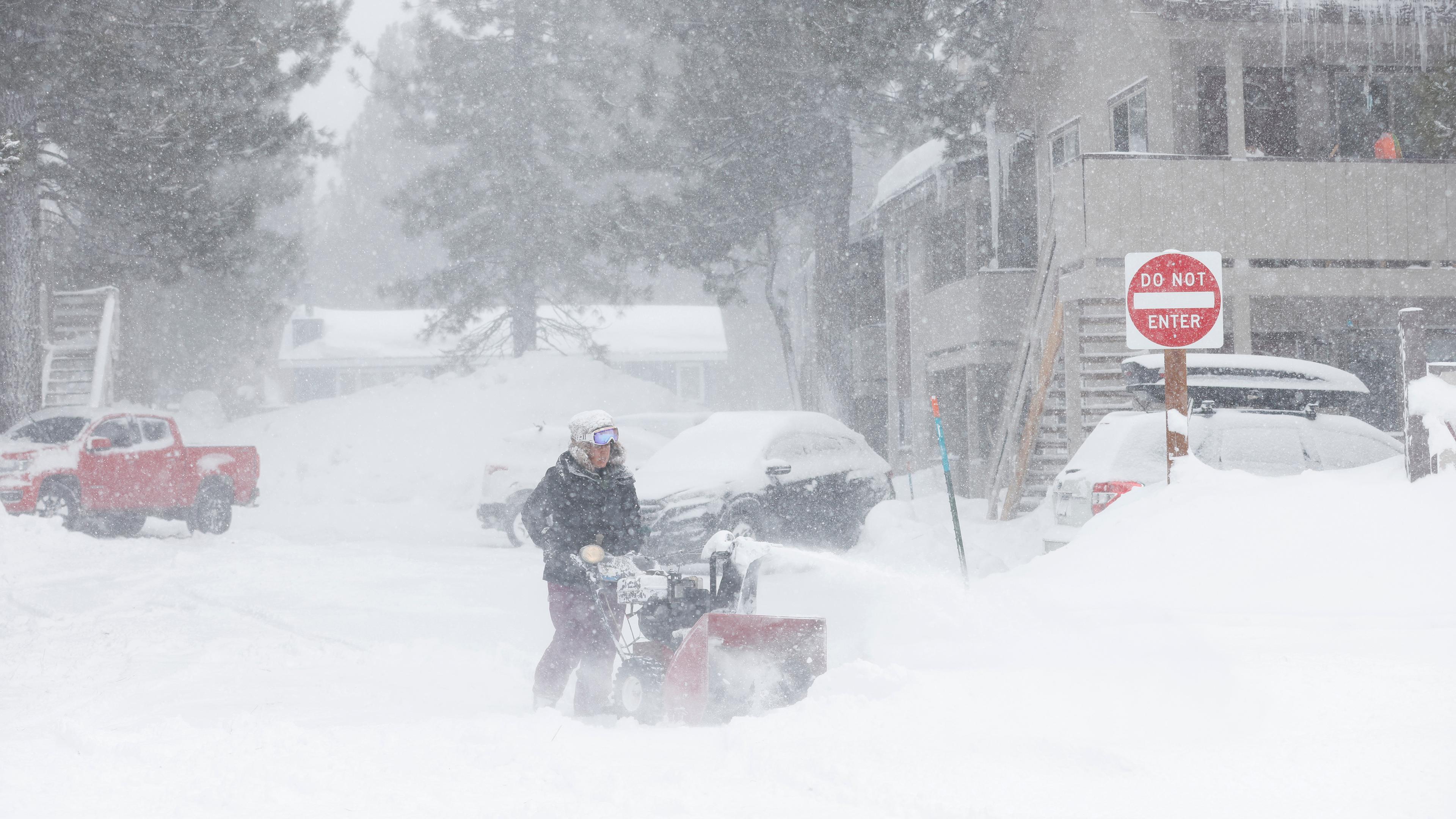 Starker Schneefall in Mammoth Lakes, Kalifornien