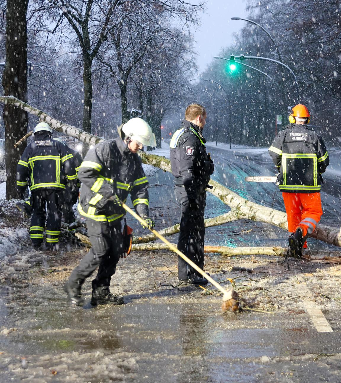 Schnee sorgt für Chaos in Deutschland