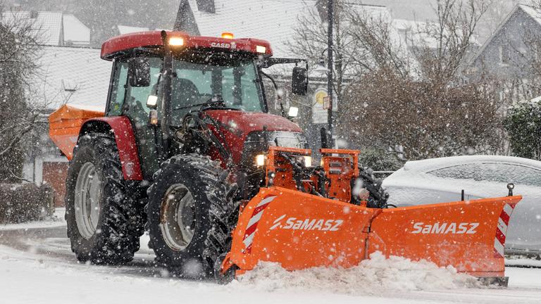 Schnee und Glätte legen Deutschland lahm