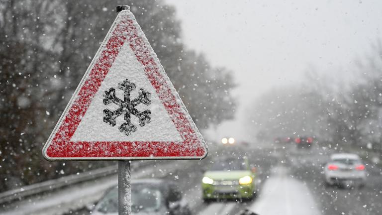 Schnee bringt Winterchaos nach Deutschland