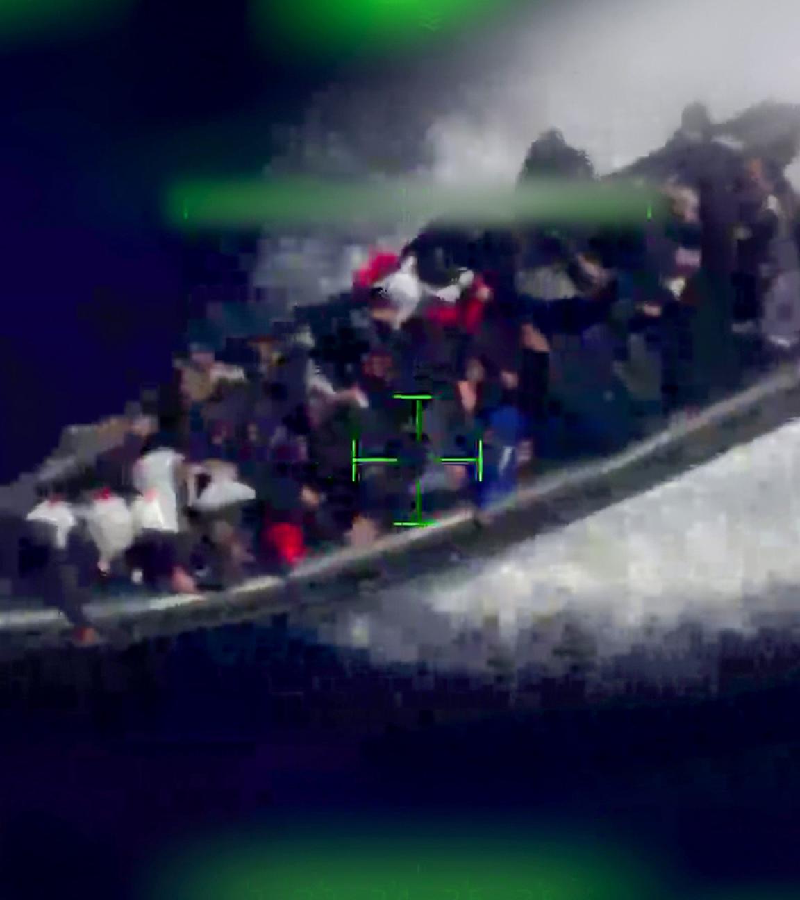 Ein Schnellboot aufgenommen in der Nähe der balearischen Inseln von einem Überwachungsflug der EU-Grenzschutzbehörde Frontex.