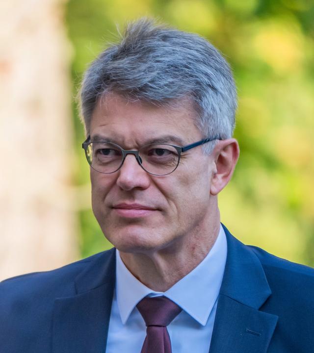 Patrick Schnieder (CDU) Bundesminister für Verkehr kommt am 30.09.2025 zur Klausurtagung des Bundeskabinetts von CDU, CSU und SPD.