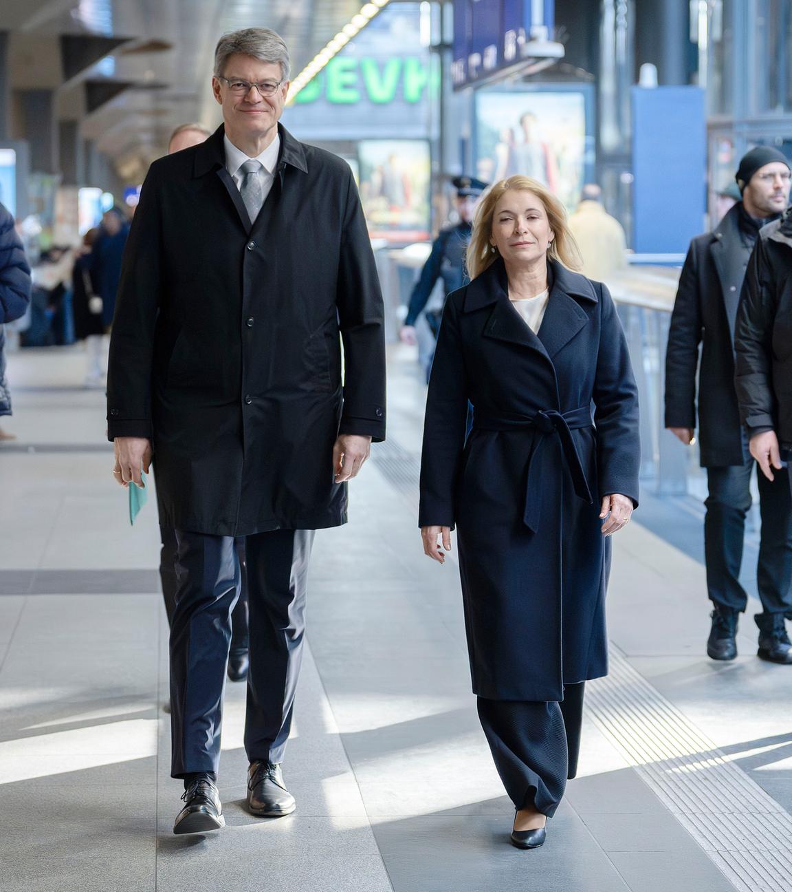 Bundesverkehrsminister Schnieder und Bahn-Chefin Palla